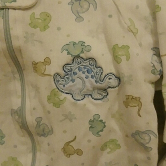 Bundle of 3 NB Sleep sack, gown & hat - Picture 2 of 4